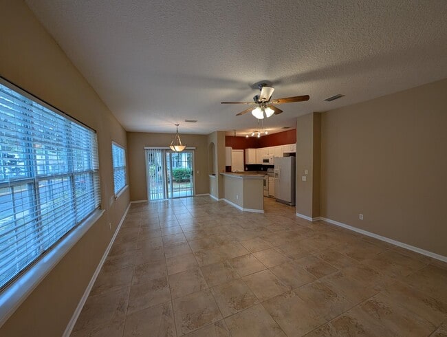 Building Photo - 1736 Forest Lake Cir W
