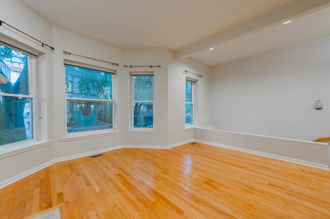 Building Photo - 1017 W Dakin St