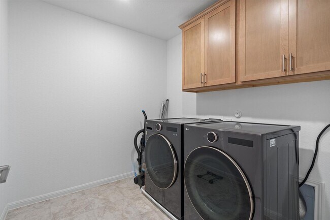 Building Photo - 1617 Purple Martin Dr