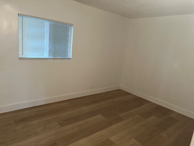 Building Photo - 408 N Maple Ave