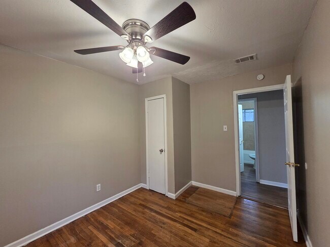 Building Photo - 4535 Beacon Hls Dr