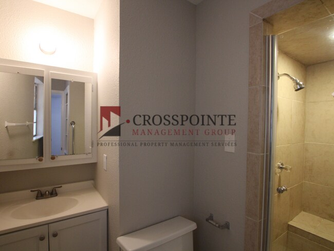 Building Photo - 3701 Appletree Ln