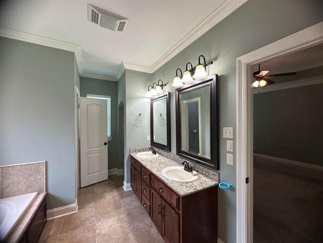 Building Photo - 2212 Alexa Ln