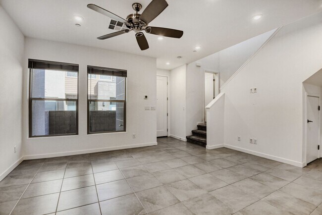 Building Photo - Stylish 2-Bedroom Townhome in Southwest Las Vegas