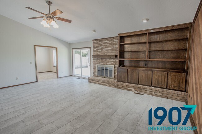 Building Photo - 1433 SW 93rd St