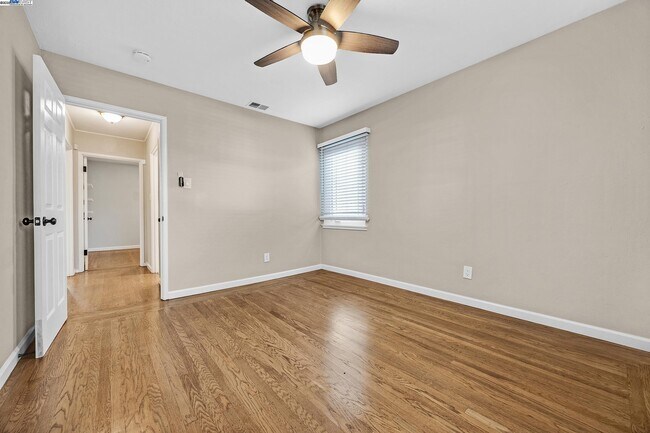 Building Photo - 2438 Upland Dr