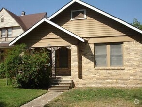 Building Photo - 311 W 21st St