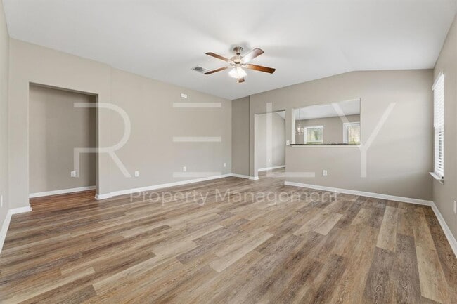 Building Photo - 146 Leon River Loop
