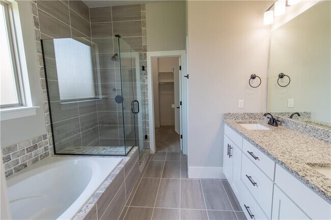Building Photo - 1431 Cave Stream Dr