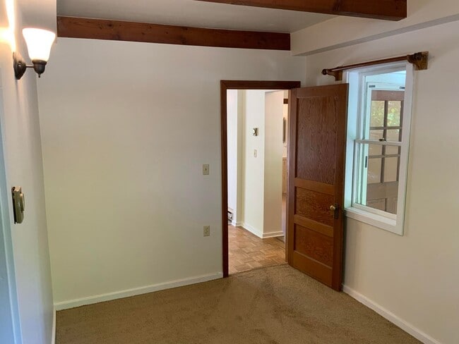 Building Photo - 1 Bedroom in Midtown