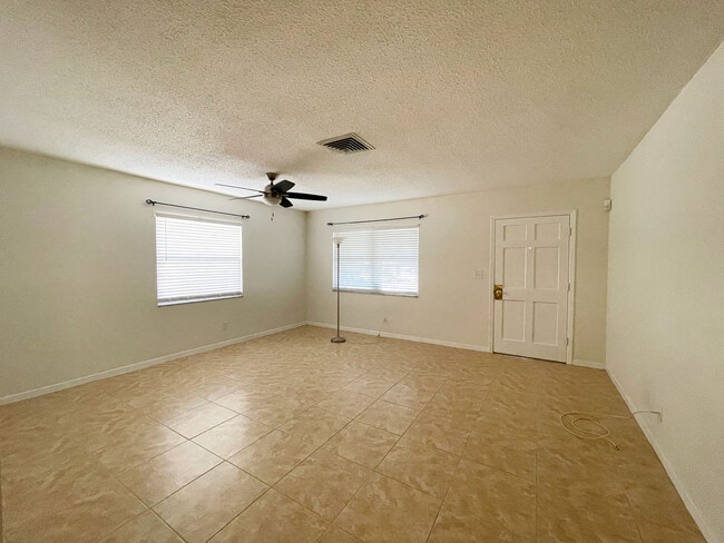 Building Photo - 1811 Mississippi Ave NE