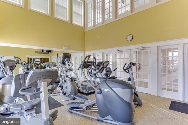 Building Photo - 1625 International Dr