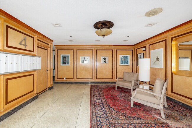 Lobby - 814 S Wooster St
