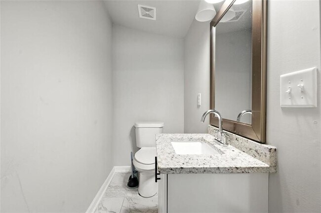 Building Photo - 1585 Archer St SW