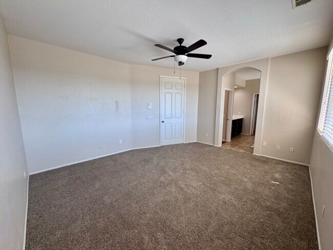 Building Photo - Beautiful 4 Bedroom + Office Home for Lease