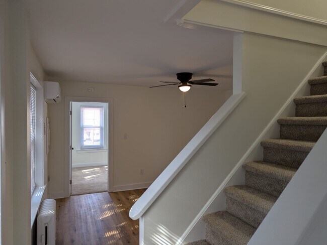 Building Photo - 712 Station Ave