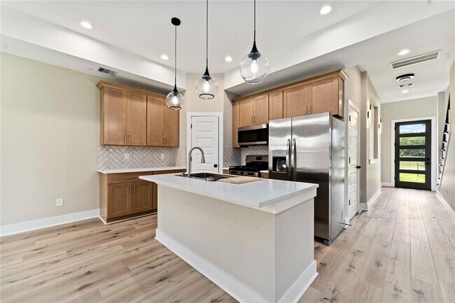 Building Photo - 9227 Ashville Dr