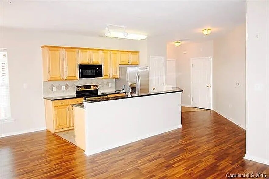 Building Photo - 14383 San Paolo Ln