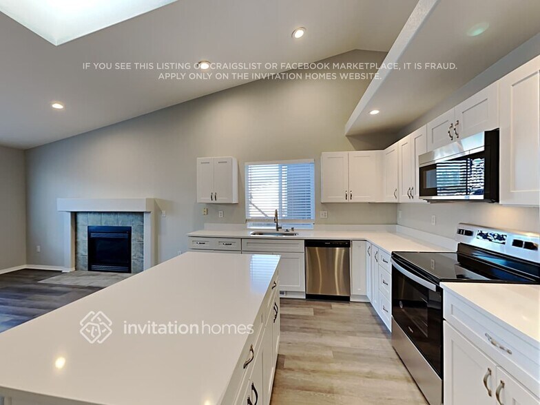 Building Photo - 18624 17th Ave Ct E