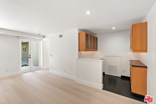 Building Photo - 1404 Devlin Dr