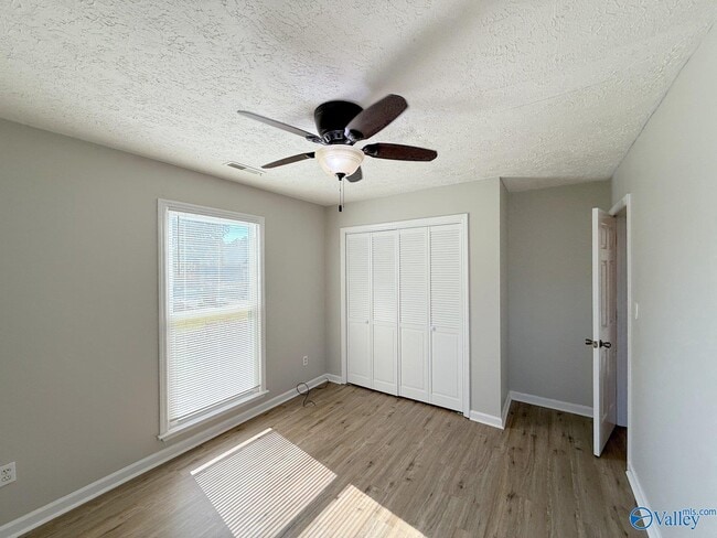 Building Photo - 160 Lewis Ln