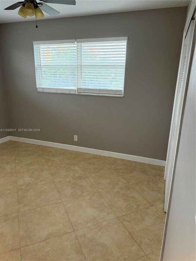 Building Photo - 3212 NE 10th St