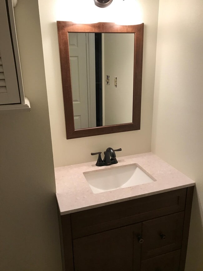 Building Photo - 309 Somerset Dr