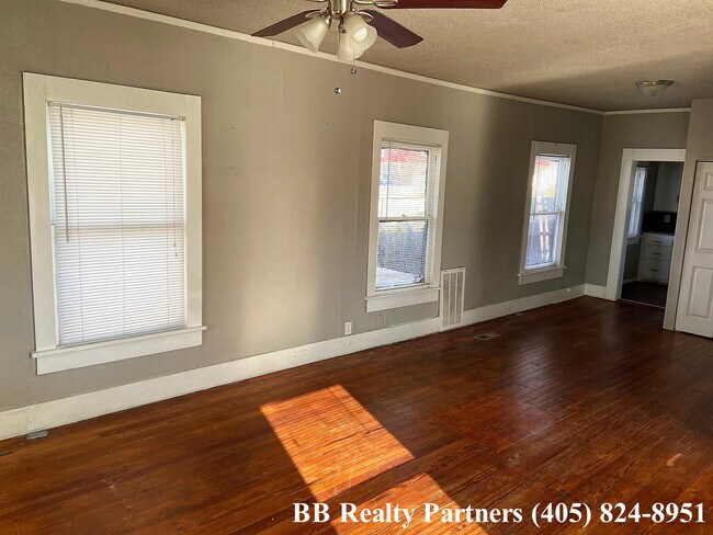 Building Photo - 1115 S Atlanta Ave