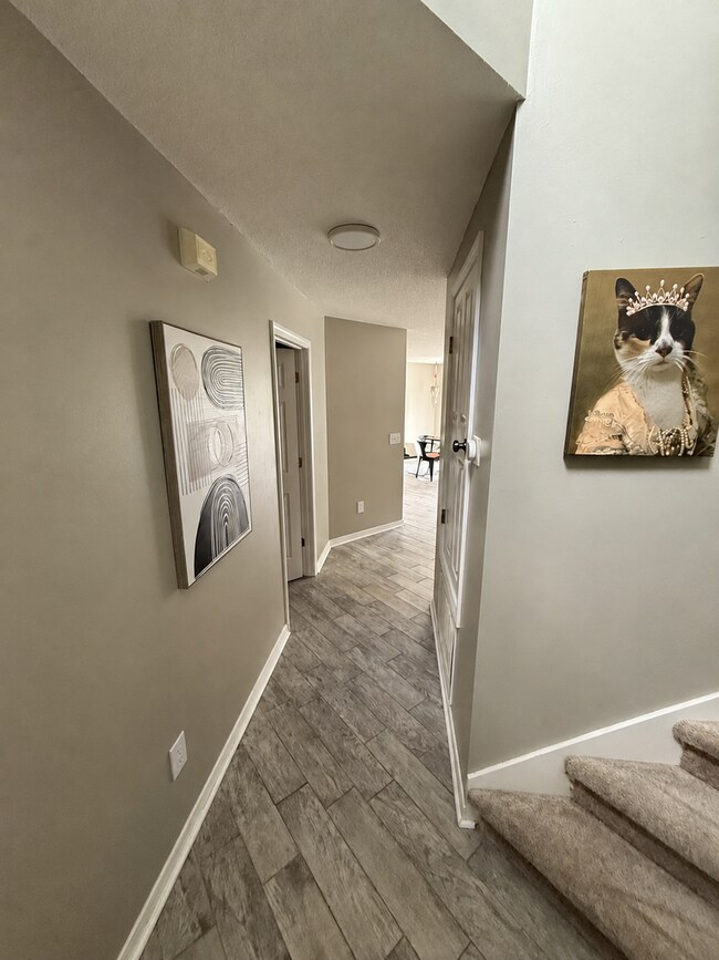 Building Photo - 447 Forest Glen Pl