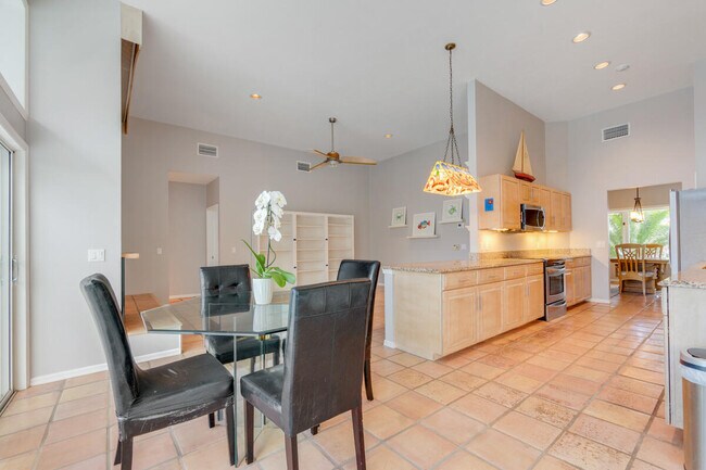 Building Photo - 8120 SE Waterway Dr