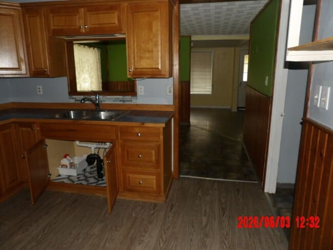 Building Photo - 3 bedroom house
