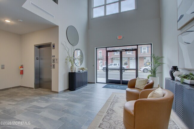 Building Photo - 272 Willow Ave