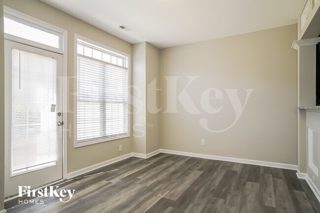 Building Photo - 8163 Willowglen Dr
