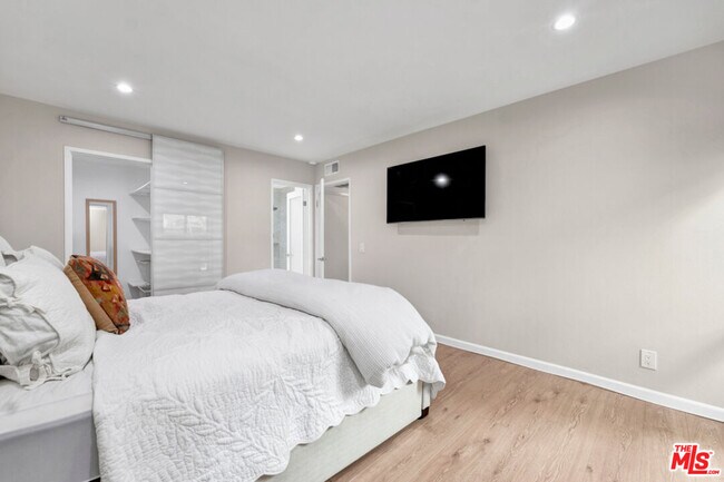 Building Photo - 4720 Park Granada