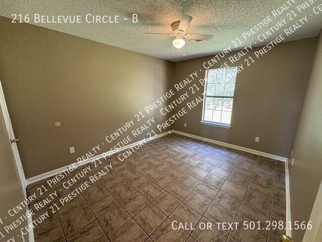 Building Photo - 216 Bellevue Cir