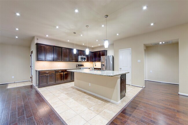 Building Photo - 9322 Limestone Ranch Ln