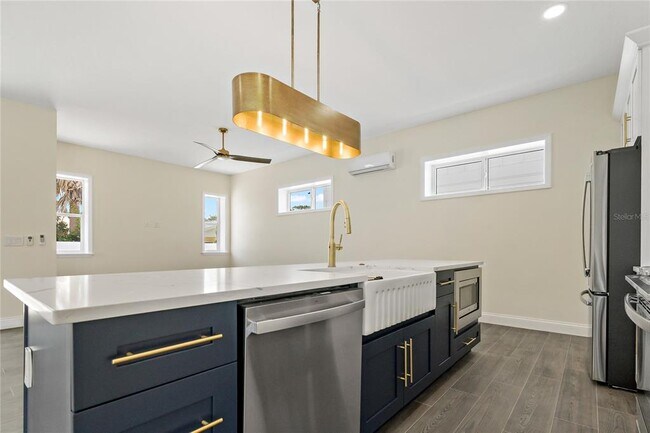 Building Photo - 1348 San Christopher Dr