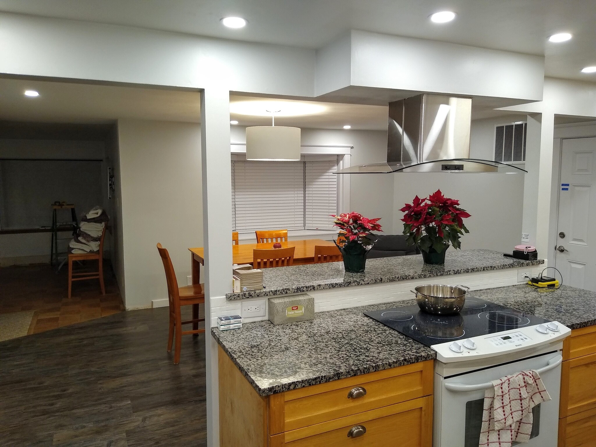 Kitch-Dinning Southwest - 3905 Almira Dr