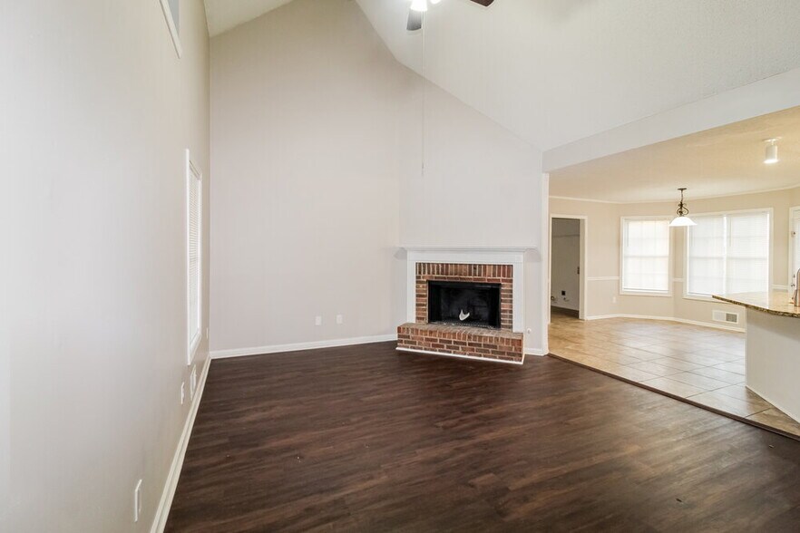 Building Photo - 271 Keller Dr