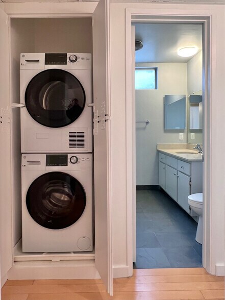 Building Photo - 11639 Chenault St