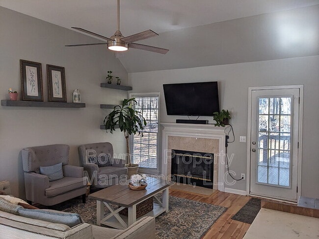 Building Photo - 180 Twin Creek Ct