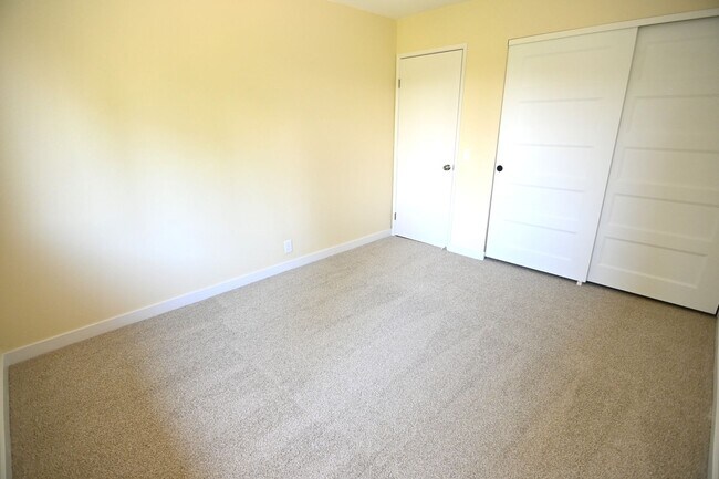 Building Photo - 347 W Rincon Ave