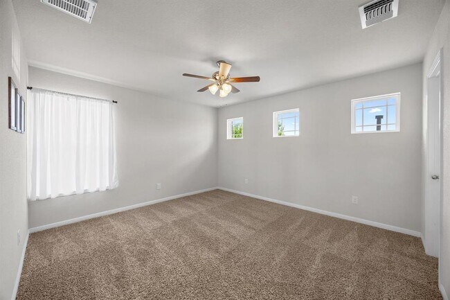 Building Photo - 5636 Sacco St