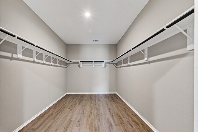 Building Photo - 14529 Lily Plns Dr