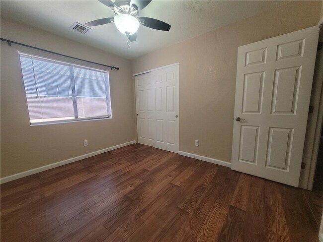 Building Photo - 3835 Smoketree Cir