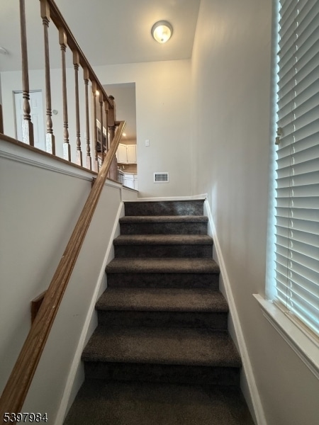 Building Photo - 686 Plum Terrace