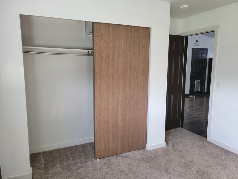 Building Photo - 8095 Twain Cir