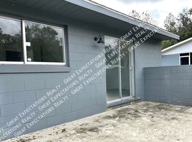 Building Photo - 5844 SE Drew Rd