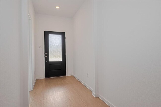 Building Photo - 26615 Coast Redwood Dr