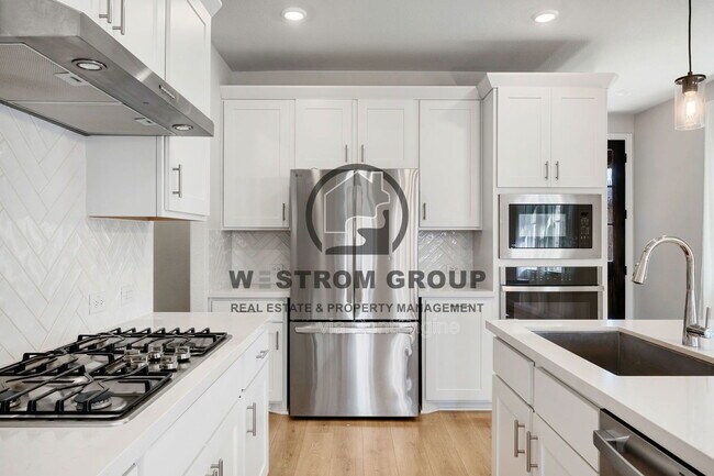 Building Photo - 430 Cherry Laurel Dr